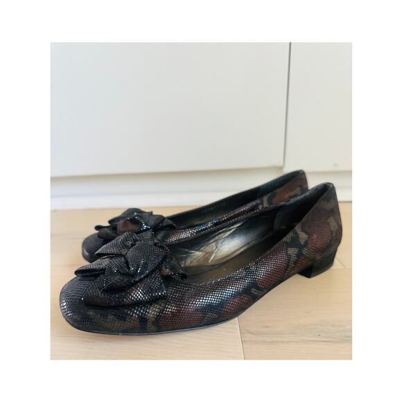 Stuart Weitzman Camo Print Flats Black Brown Size 7 Bow Classic Minimalist - Picture 6 of 6